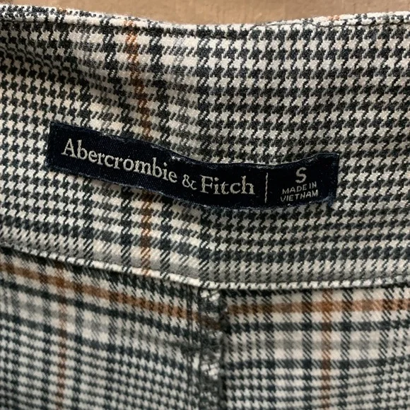 Abercrombie & Fitch Shorts - Picture 7 of 8
